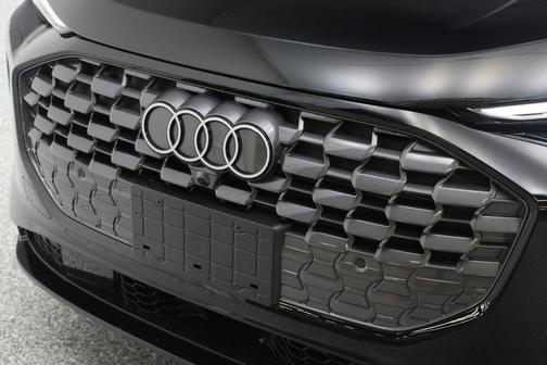 Mythos Black Metallic 2026 Audi Q5 Premium Plus TFSI quattro S tronic