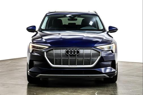 2022 Audi e-tron Premium