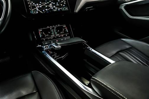 2022 Audi e-tron Premium