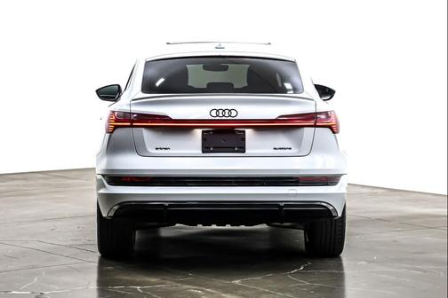 2023 Audi e-tron Sportback S line Premium