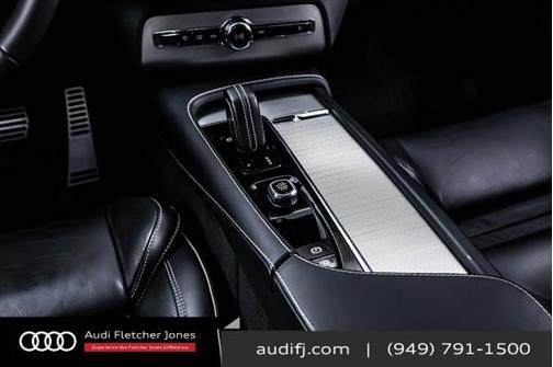 2022 Volvo XC90 Recharge Plug-In Hybrid T8 R-Design 7 Passenger