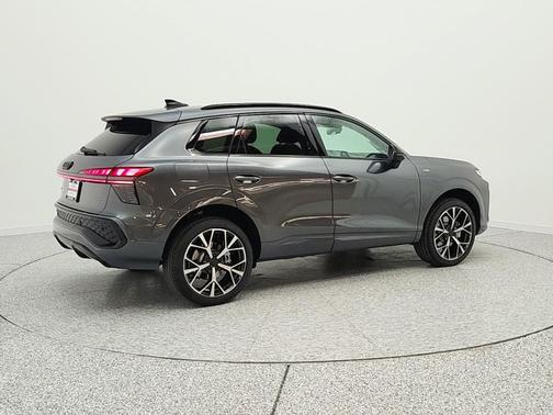 Daytona Gray Pearl Effect 2026 Audi Q3 TFSI quattro S tronic