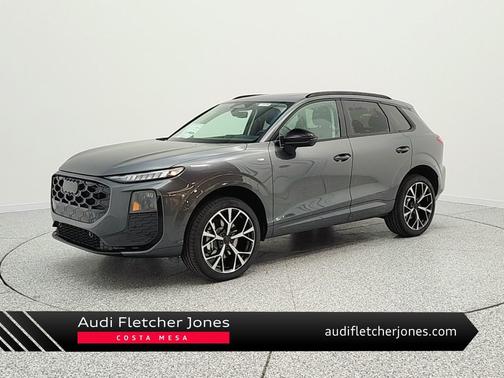 Daytona Gray Pearl Effect 2026 Audi Q3 TFSI quattro S tronic