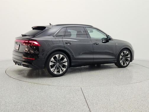 Mythos Black Metallic 2025 Audi Q8 55 Prestige