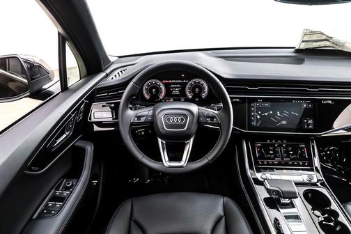 2025 Audi Q7 55 Premium Plus