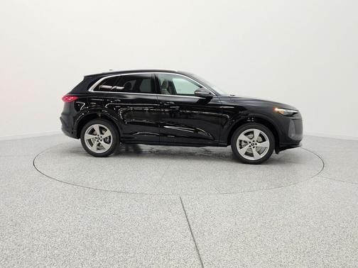 Mythos Black Metallic 2026 Audi Q5 Premium Plus TFSI quattro S tronic