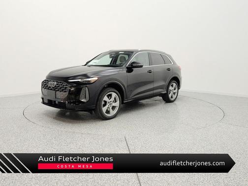 Mythos Black Metallic 2026 Audi Q5 Premium Plus TFSI quattro S tronic