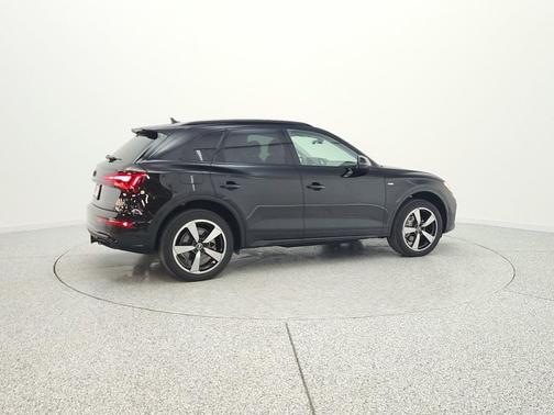 Mythos Black Metallic 2023 Audi Q5 45 S line Premium Plus