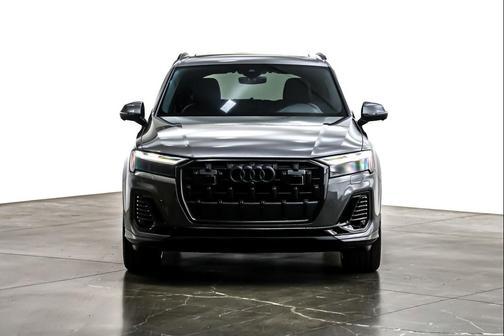 2025 Audi Q7 55 Premium Plus