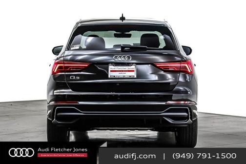 2025 Audi Q3 Premium 45 TFSI S line quattro Tiptronic