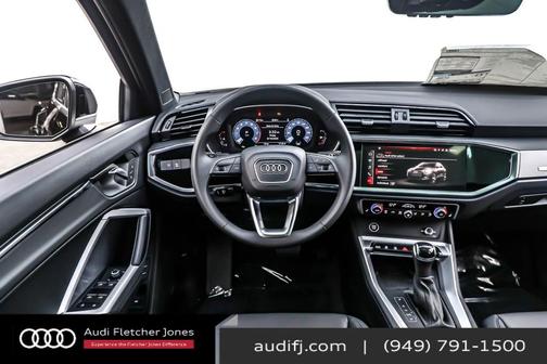 2025 Audi Q3 Premium 45 TFSI S line quattro Tiptronic