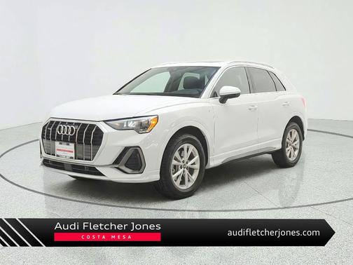 Glacier White Metallic 2022 Audi Q3 45 S line Premium