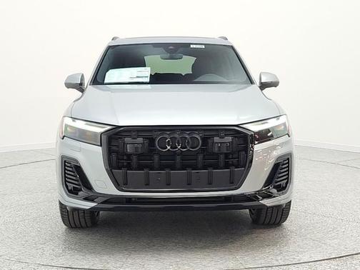 Satellite Silver Metallic 2026 Audi Q7 45 Premium Plus