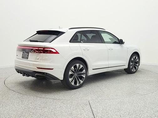 Glacier White Metallic 2026 Audi Q8 55 Premium Plus