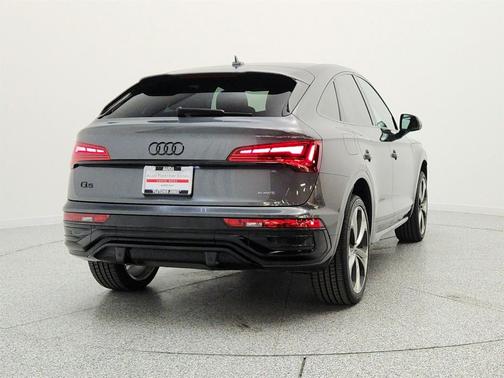 Daytona Gray Pearl Effect 2024 Audi Q5 45 S line Premium Plus