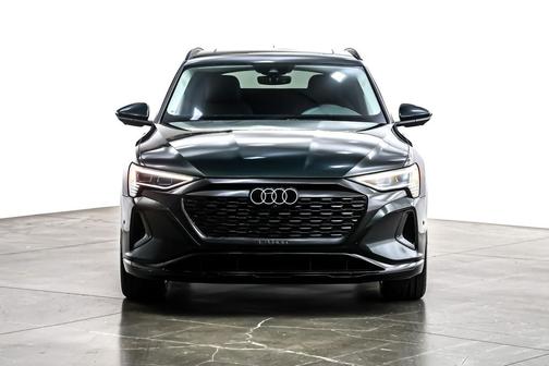 2024 Audi Q8 e-tron Premium Plus