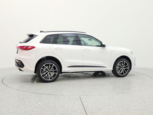 Arkona White 2026 Audi Q5 Premium Plus TFSI quattro S tronic