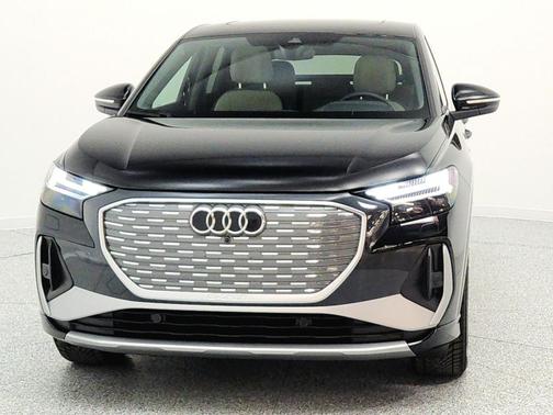 Mythos Black Metallic 2023 Audi Q4 e-tron Prestige 50 quattro