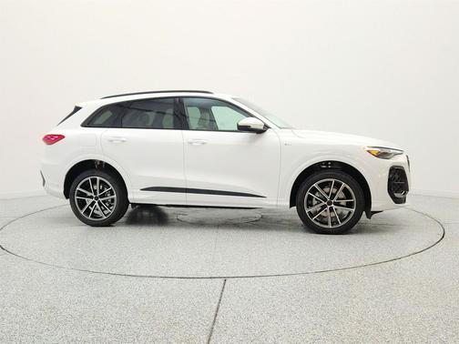 Arkona White 2026 Audi Q5 Premium Plus TFSI quattro S tronic