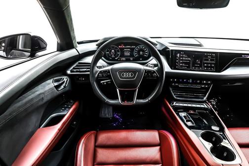 2024 Audi RS e-tron GT quattro