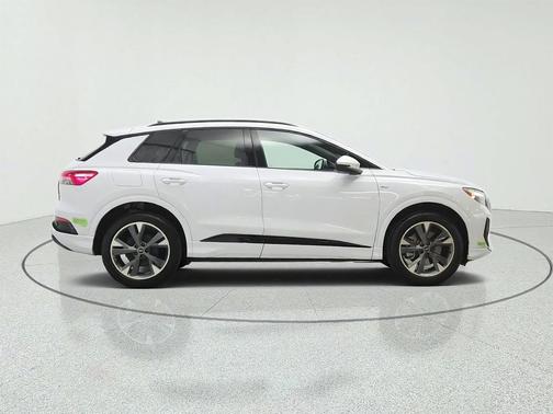 Glacier White Metallic 2023 Audi Q4 e-tron Premium Plus 50 quattro