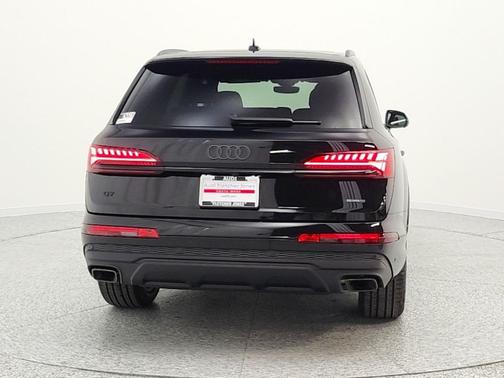 Mythos Black Metallic 2026 Audi Q7 45 Premium