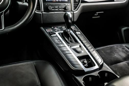 2017 Porsche Macan AWD