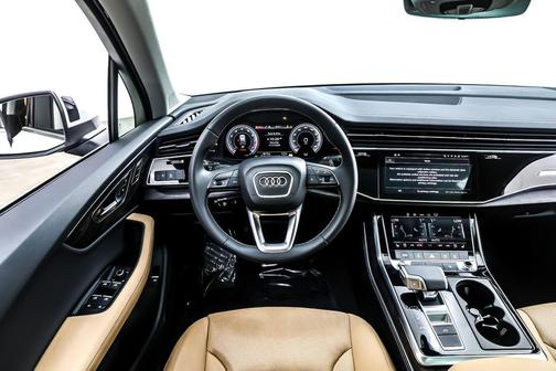 2025 Audi Q7 55 Premium Plus