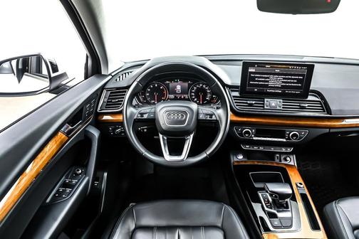 2022 Audi Q5 45 S line Premium