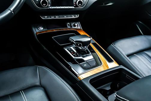 2022 Audi Q5 45 S line Premium