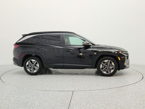 Phantom Black 2025 Hyundai TUCSON SEL Convenience