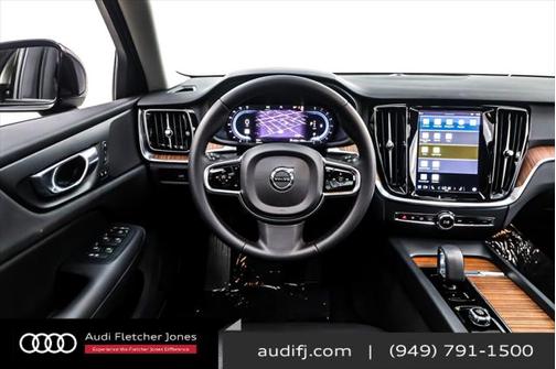 2024 Volvo S60 B5 Plus Dark Theme