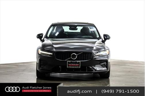 2024 Volvo S60 B5 Plus Dark Theme