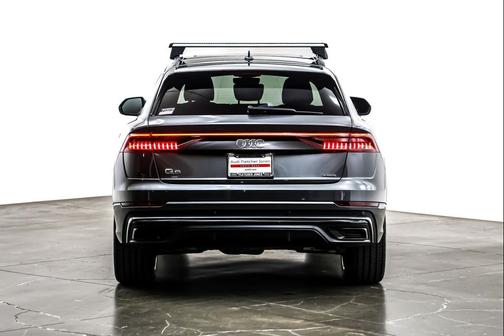 2022 Audi Q8 55 Premium Plus