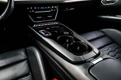 2022 Audi e-tron GT Premium Plus