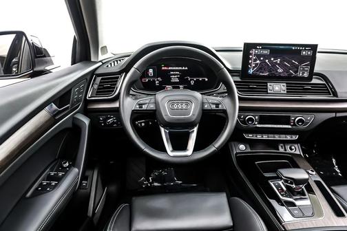 2025 Audi Q5 45 S line Premium Plus