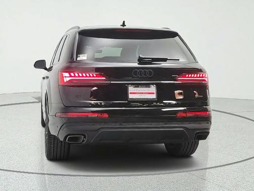 Mythos Black Metallic 2026 Audi Q7 45 Premium