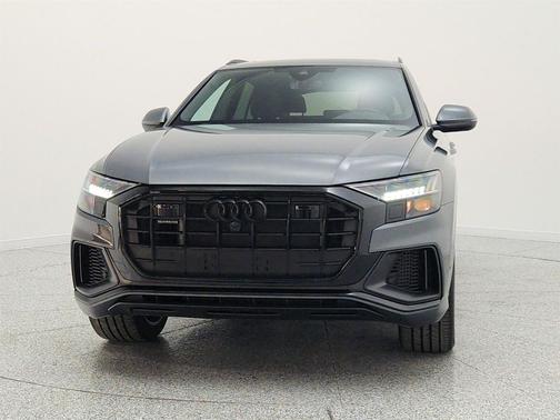 Daytona Gray Pearl Effect 2023 Audi Q8 55 Premium Plus