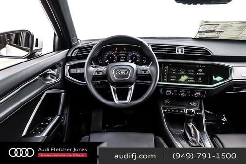 2025 Audi Q3 Premium 45 TFSI S line quattro Tiptronic
