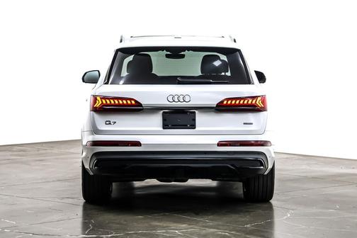 2024 Audi Q7 55 Premium Plus