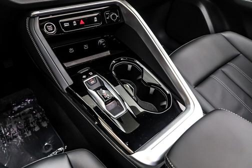 2025 Audi Q5 Premium TFSI quattro S tronic