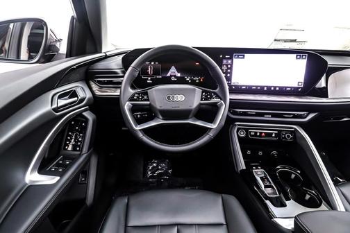 2025 Audi Q5 Premium TFSI quattro S tronic
