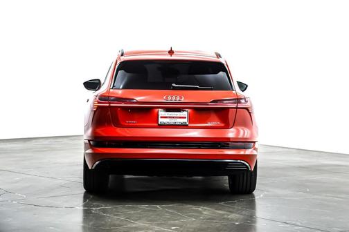 2022 Audi e-tron Premium