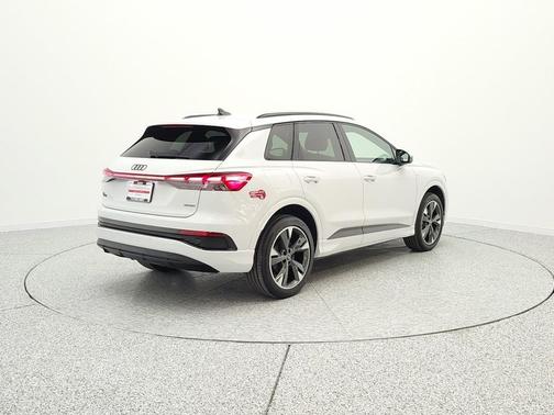 Glacier White Metallic 2023 Audi Q4 e-tron Premium 50 quattro