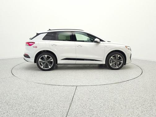Glacier White Metallic 2023 Audi Q4 e-tron Premium 50 quattro
