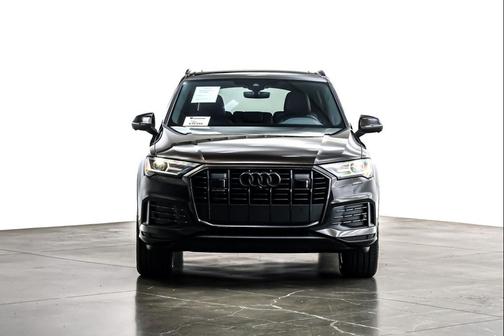2023 Audi Q7 45 Premium Plus