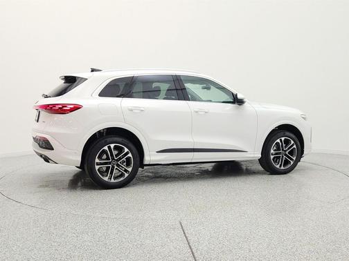 Arkona White 2026 Audi Q5 Premium Plus TFSI quattro S tronic