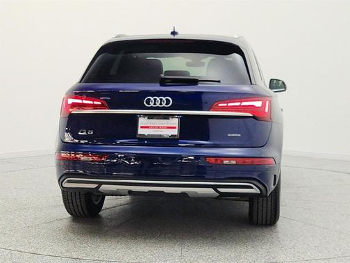 Navarra Blue Metallic 2023 Audi Q5 40 Premium