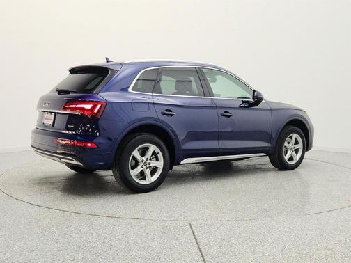 Navarra Blue Metallic 2023 Audi Q5 40 Premium