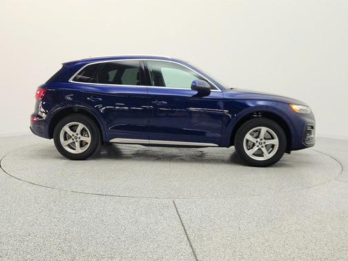 Navarra Blue Metallic 2023 Audi Q5 40 Premium